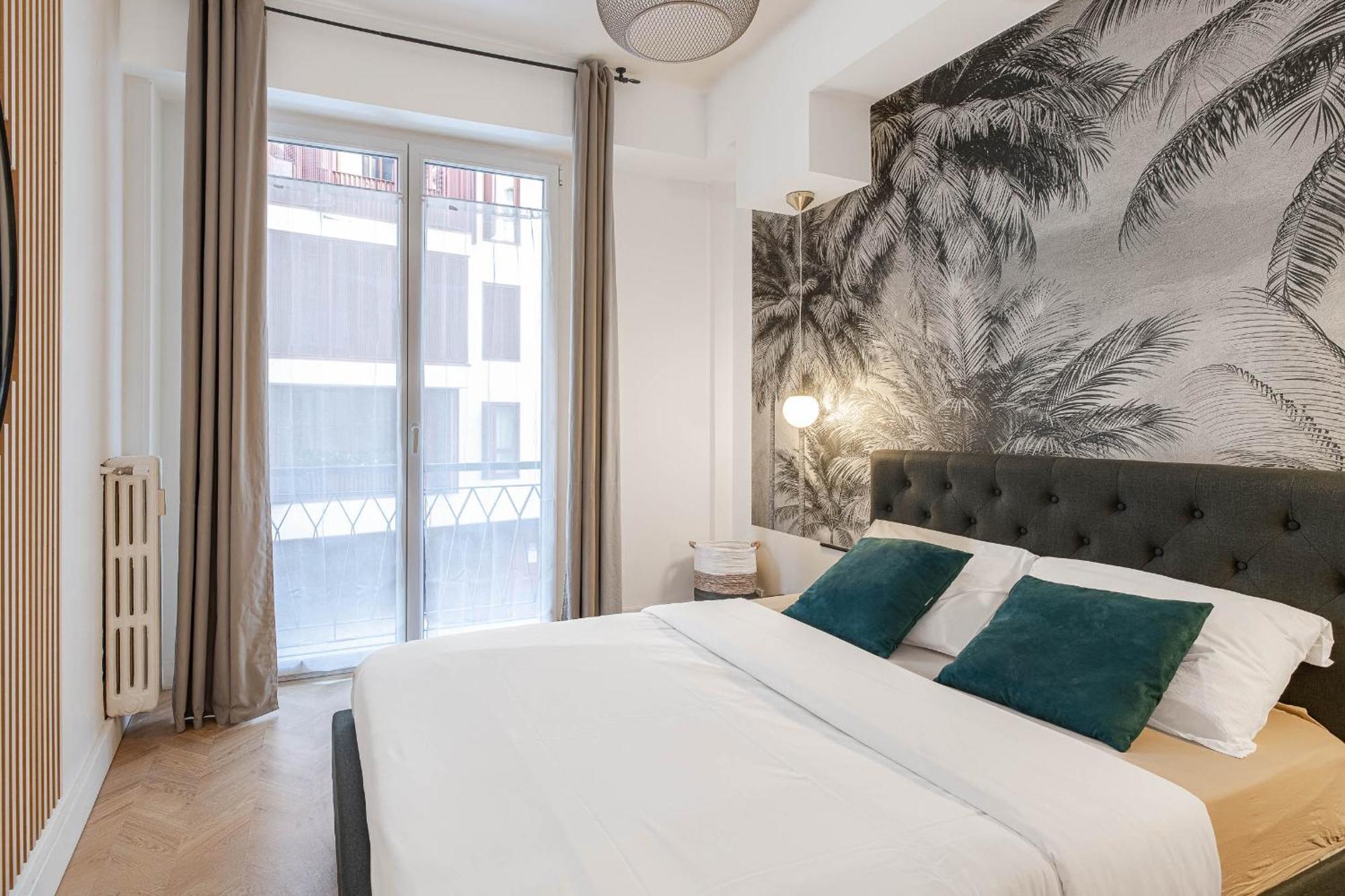 Gorgeous 2 Bedrooms Apt Great Kitchen, Center Apartment *